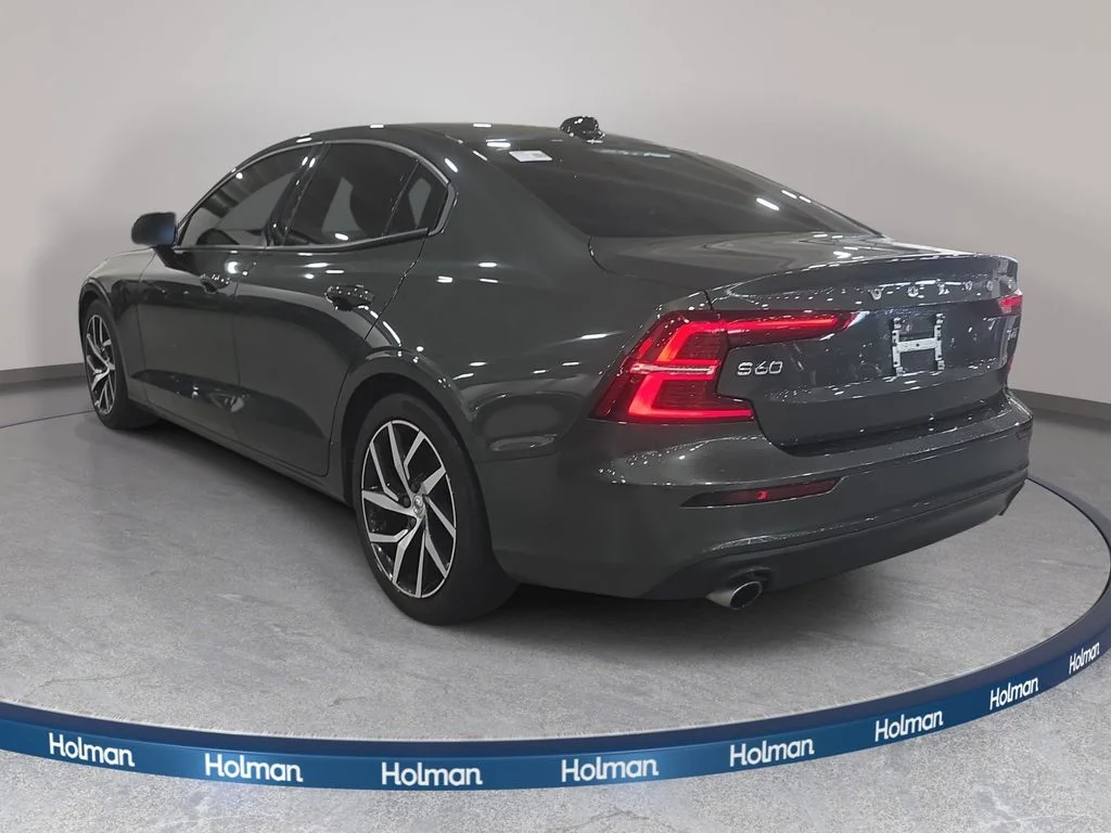 Used 2020 Pine Gray Metallic Volvo T6 Momentum image 8