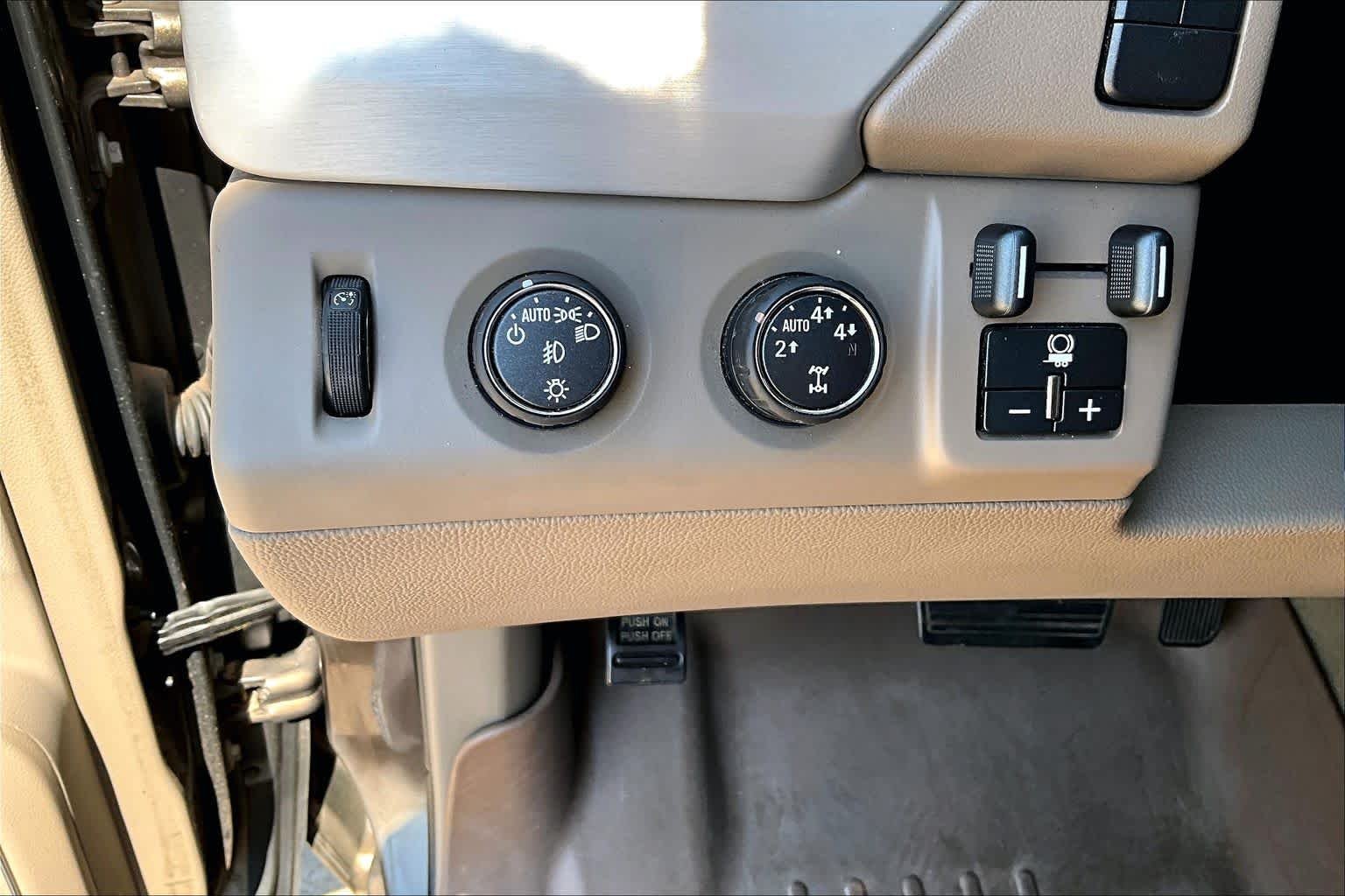 Used 2015 Bronze Alloy Metallic GMC SLE image 32
