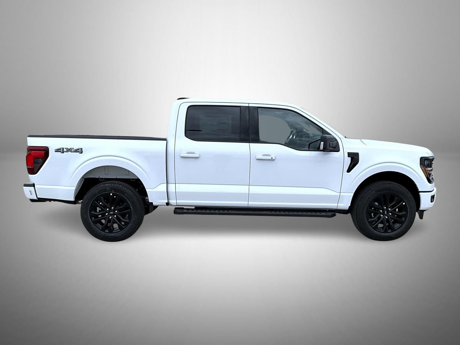New 2026 Oxford White Ford XLT image 4