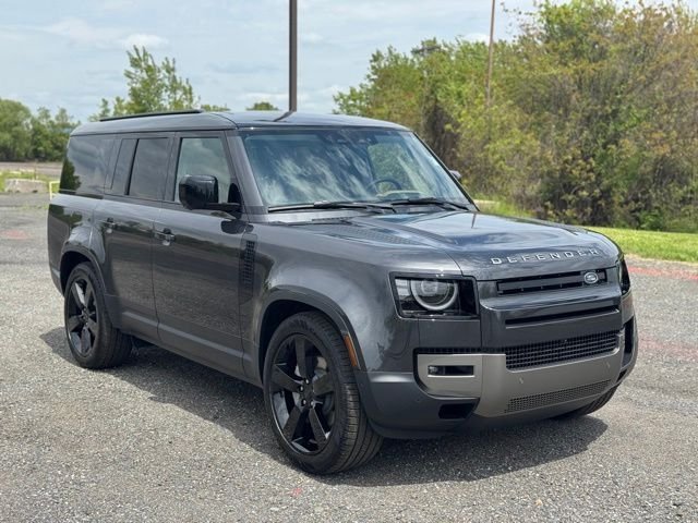 New 2026 Carpathian Grey Land Rover S image 7