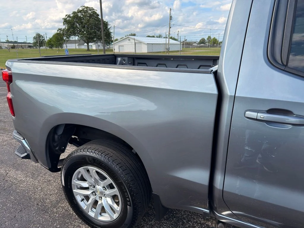 Used 2019 Gray Chevrolet LT image 9