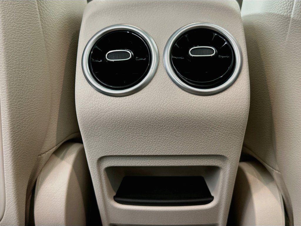 New 2026 Polar White Mercedes-Benz GLB 250 image 58