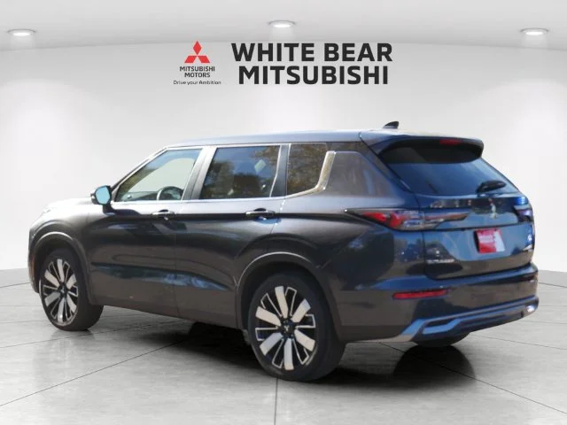 Certified Used 2026 Graphite Gray Mitsubishi SE image 4