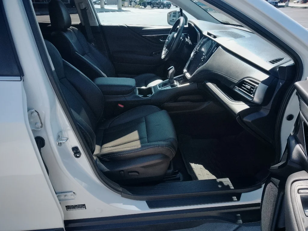 Used 2024 Crystal White Pearl Subaru Limited image 17