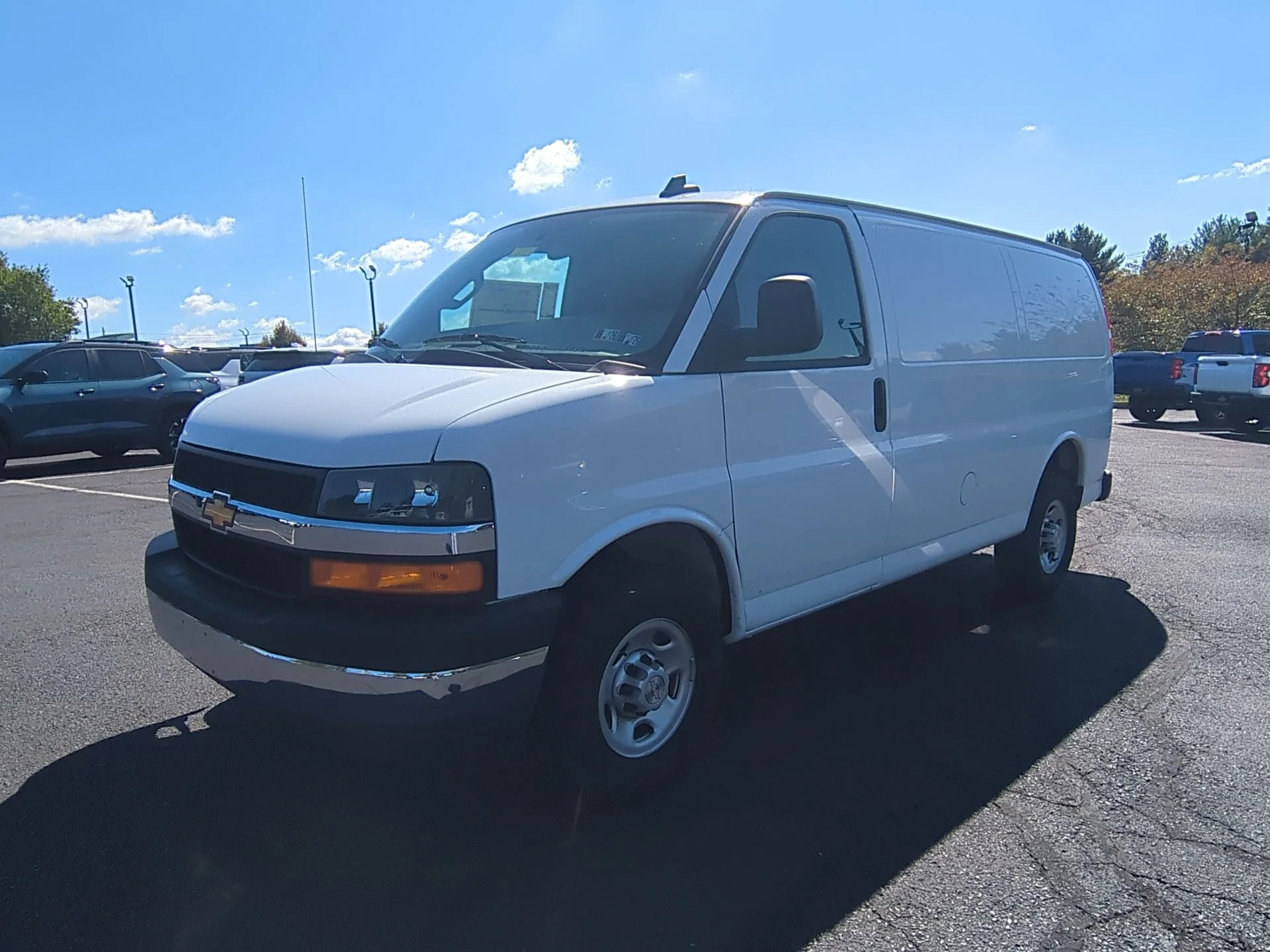 New 2024 Summit White Chevrolet WT image 39