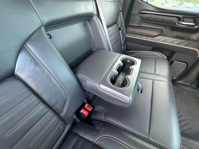 Used 2023 White GMC AT4X image 25