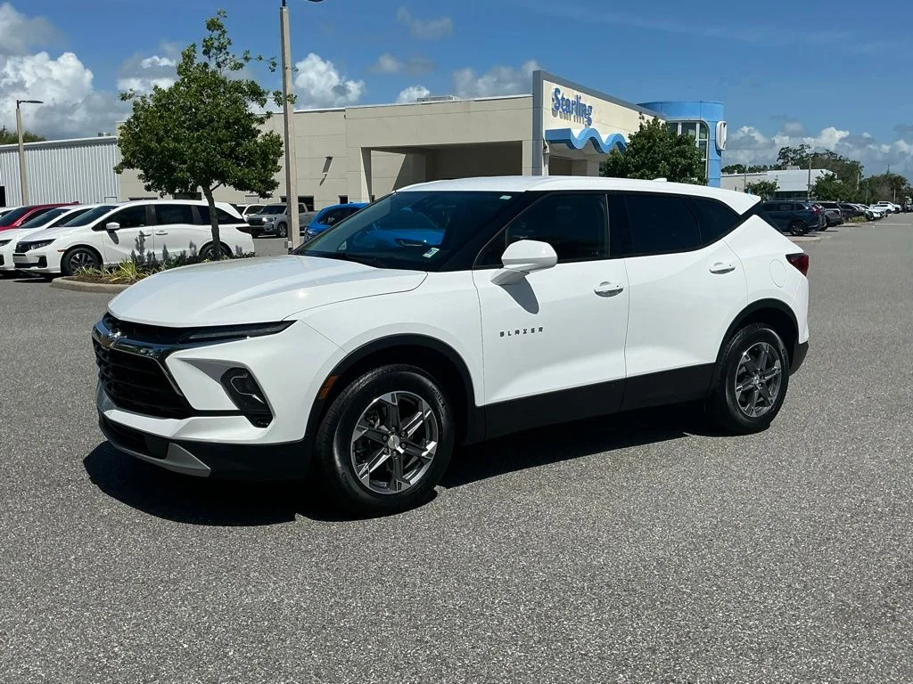 Used 2024 White Chevrolet LT image 2