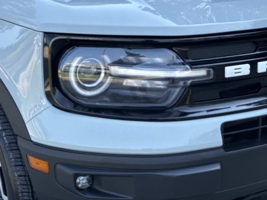 Used 2022 Green Ford Outer Banks image 3
