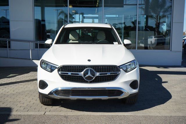 New 2026 Polar White Mercedes-Benz GLC 300 image 36