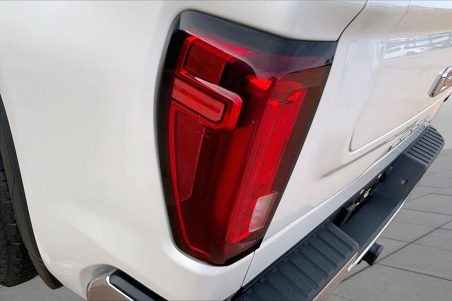 Used 2024 White Frost Tricoat GMC SLT image 26