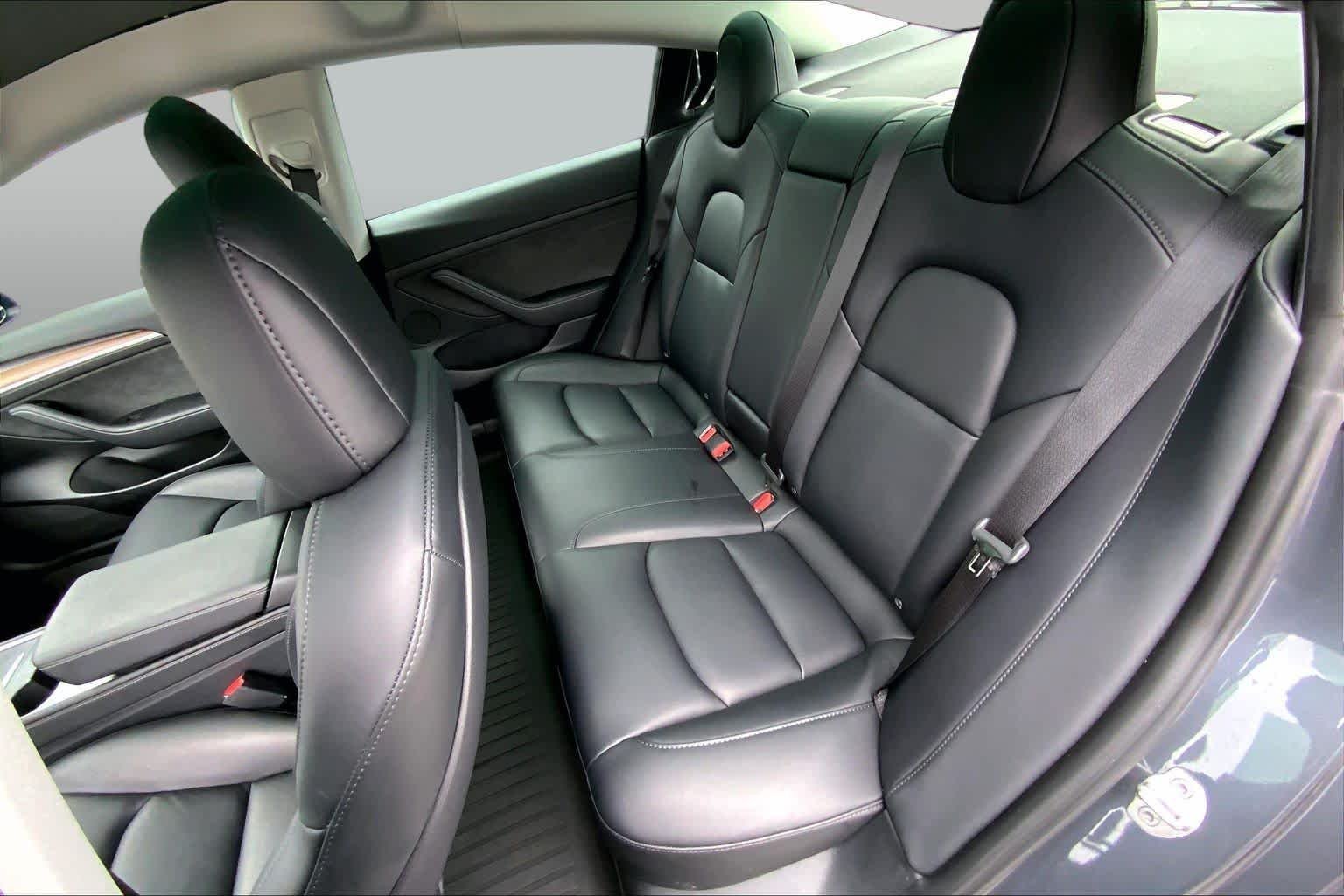 Used 2023  Tesla  image 18