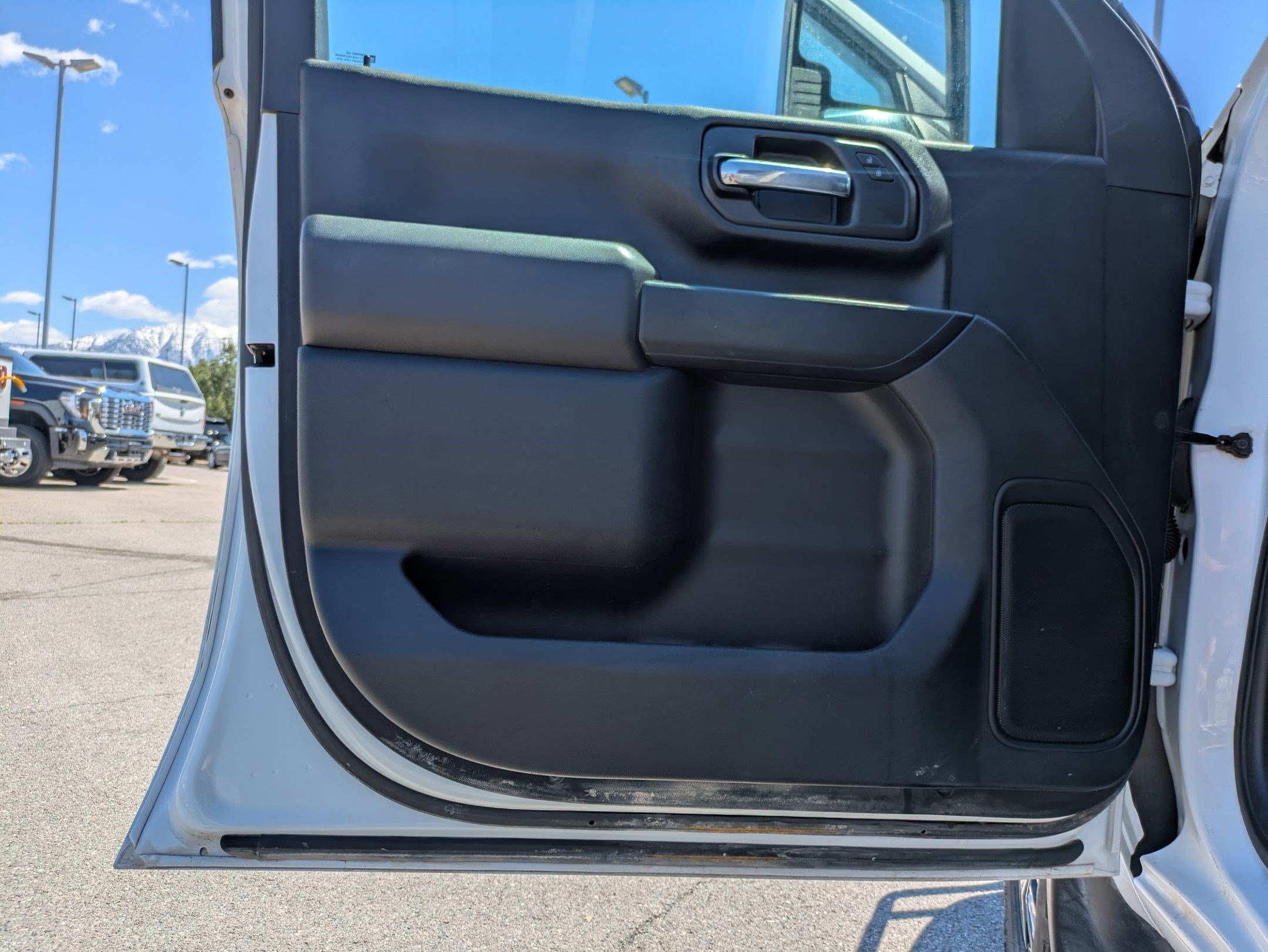 Used 2021 Summit White GMC Base image 12