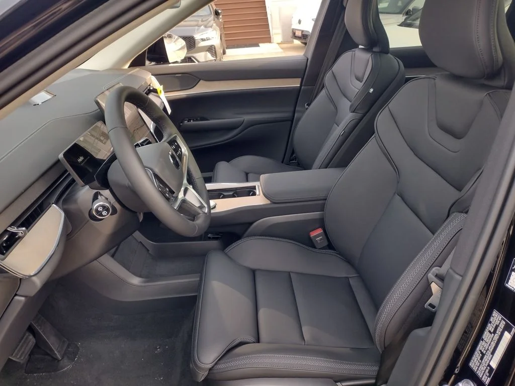 2025 Volvo EX90 Plus - Photo 12