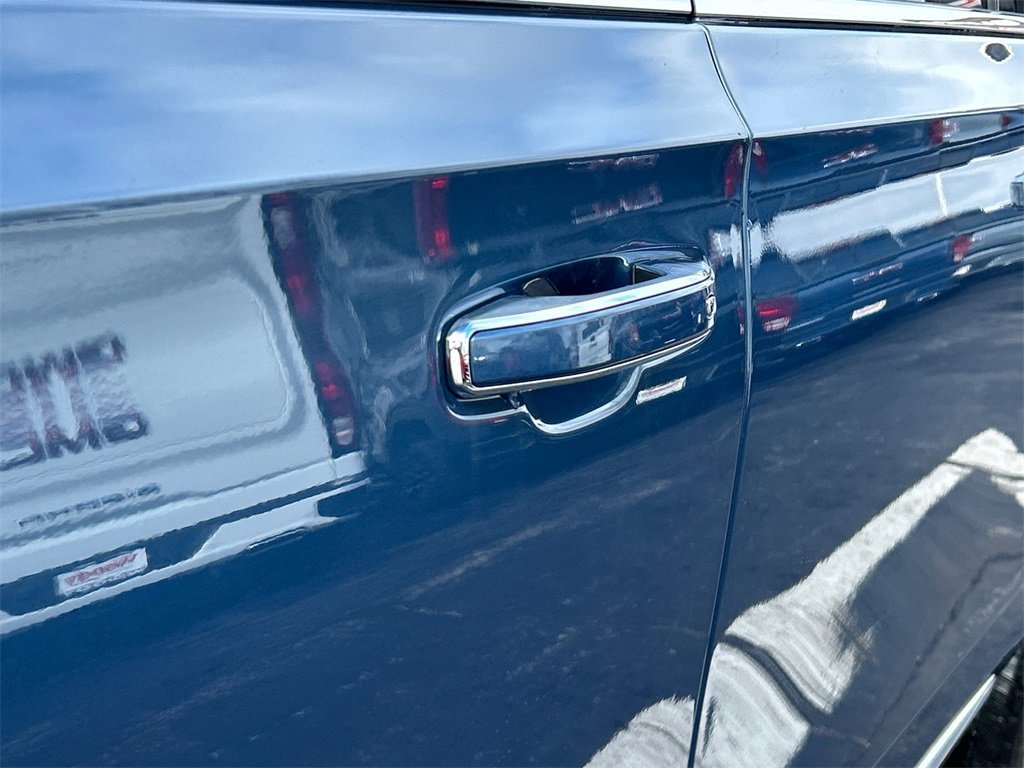 2026 GMC YUKON XL - Image 13