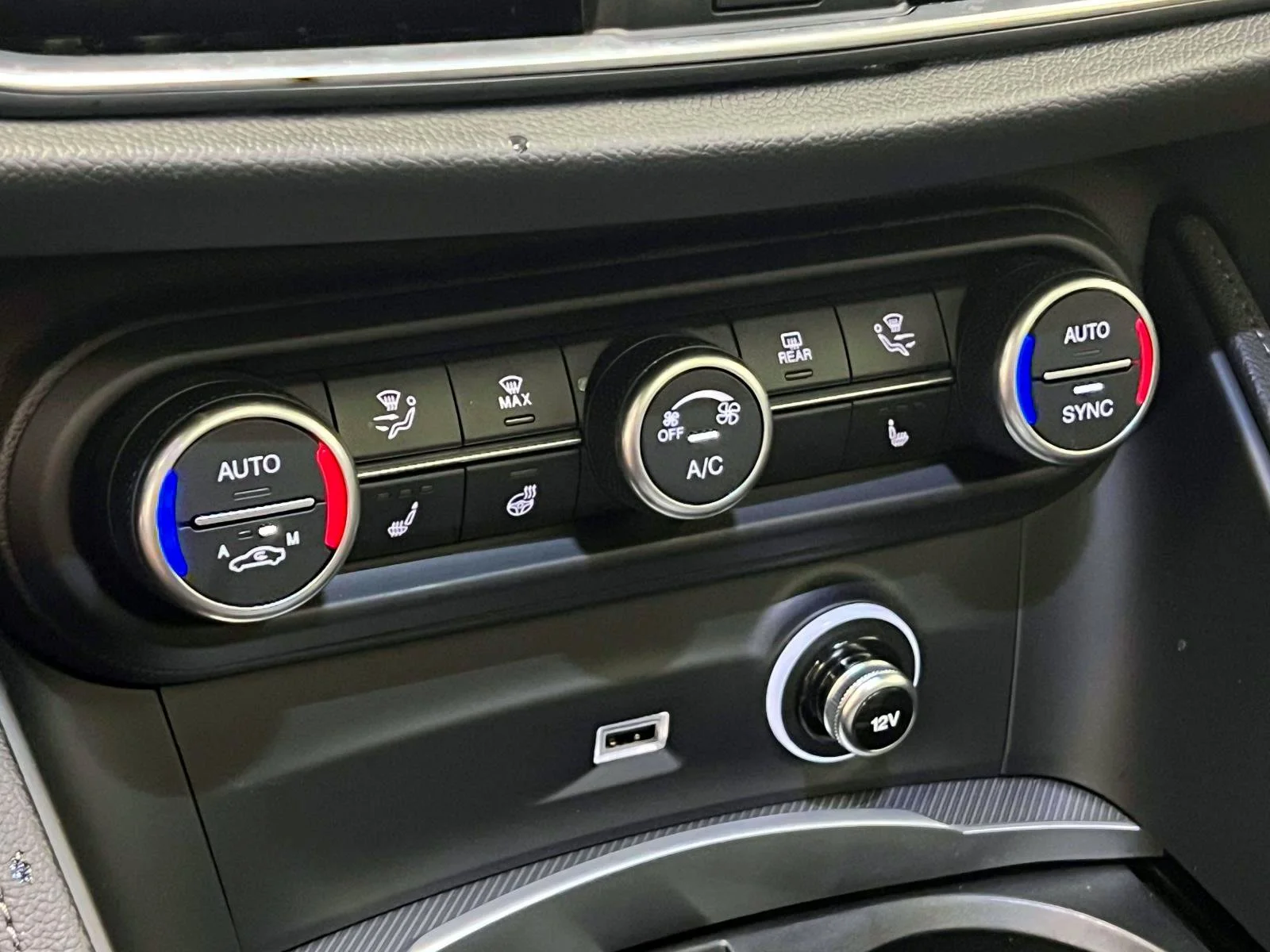 2025 Alfa Romeo Stelvio Special Edition - Photo 30