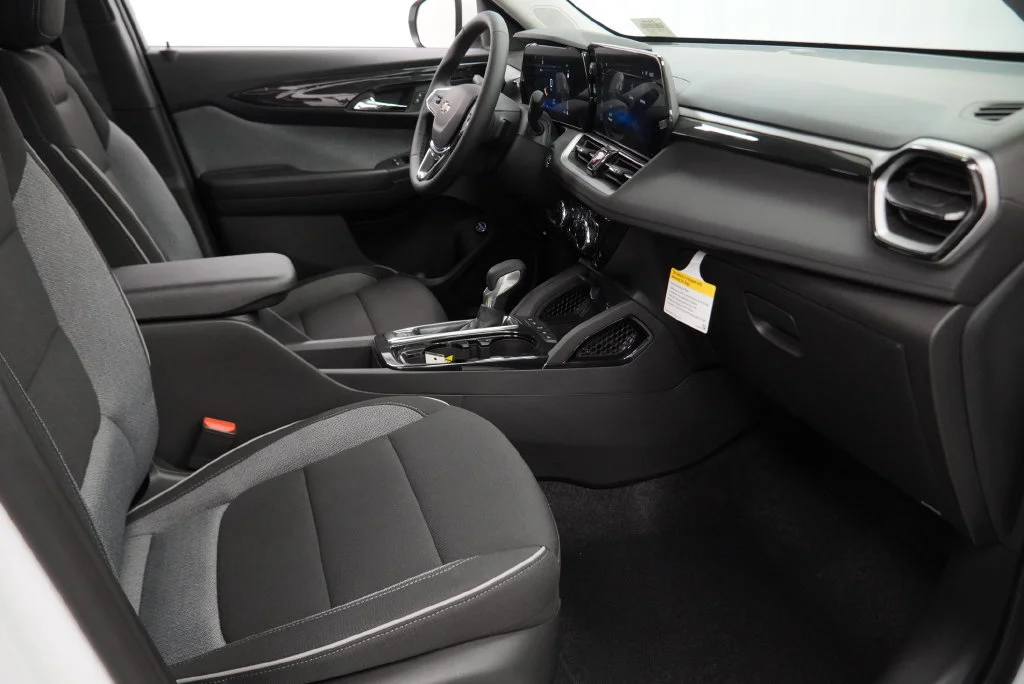 New 2026 Summit White Chevrolet LT image 36