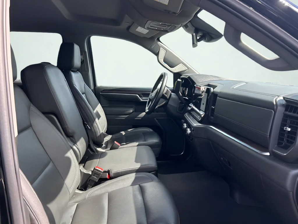 2025 GMC Sierra 1500 SLT - Photo 12