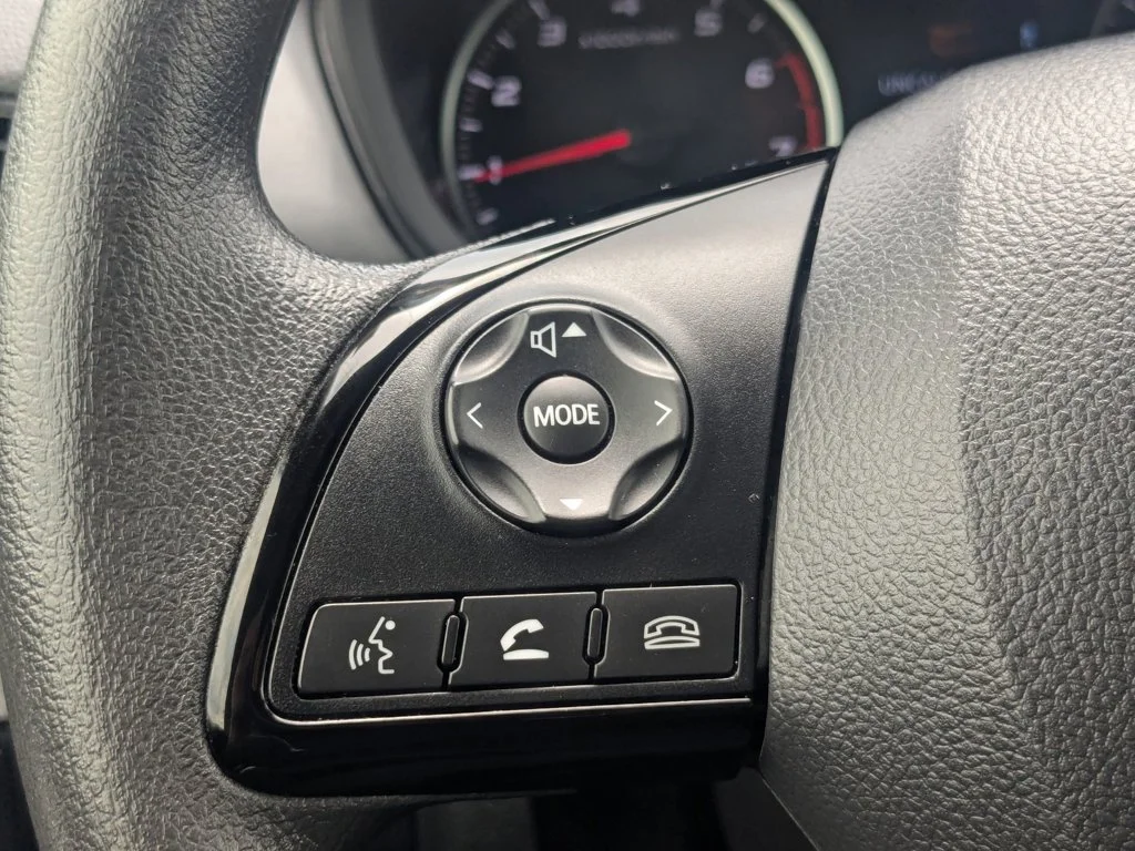 Used 2024  Mitsubishi LE image 22