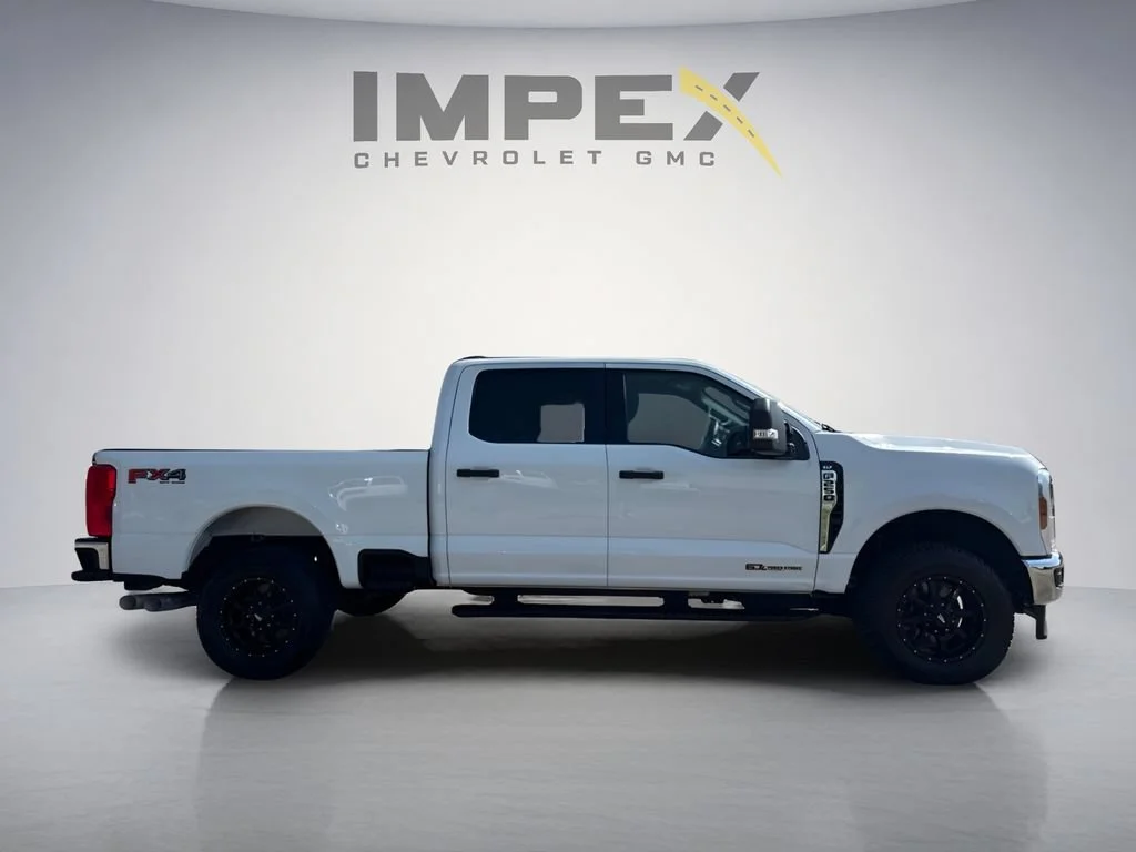Used 2025 White Ford XL image 6