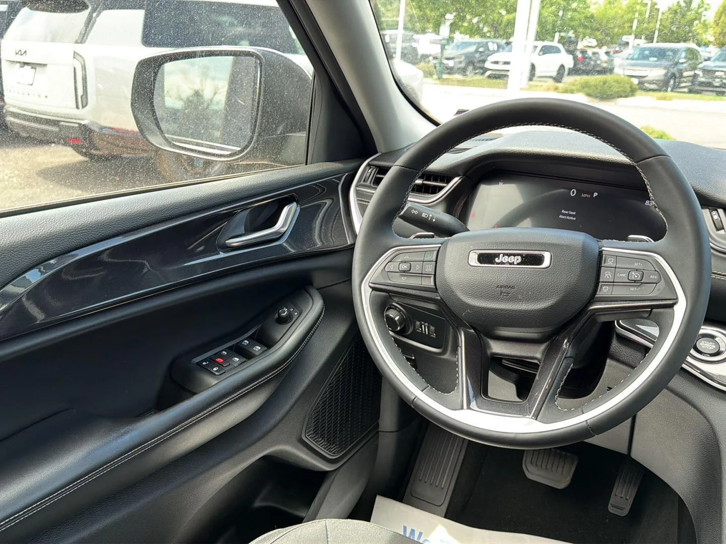 Used 2023 Diamond Black Crystal Pearlcoat Jeep Laredo image 22