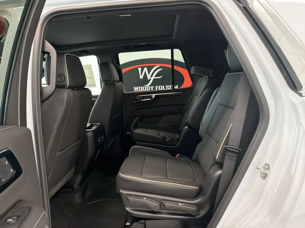 New 2026 Polar White Tricoat Chevrolet Premier image 12