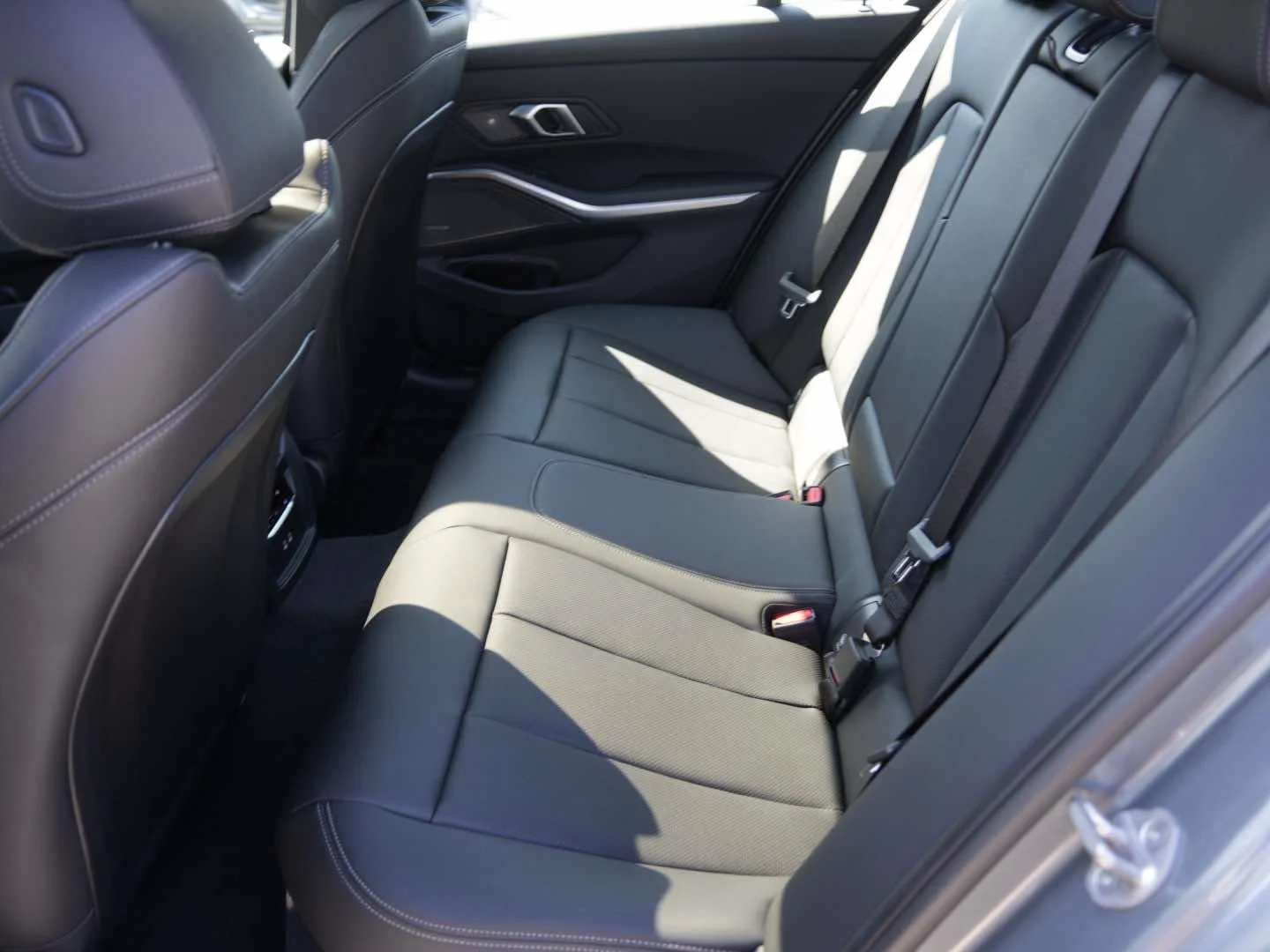 New 2026 Skyscraper Grey Metallic BMW 330i NA image 11