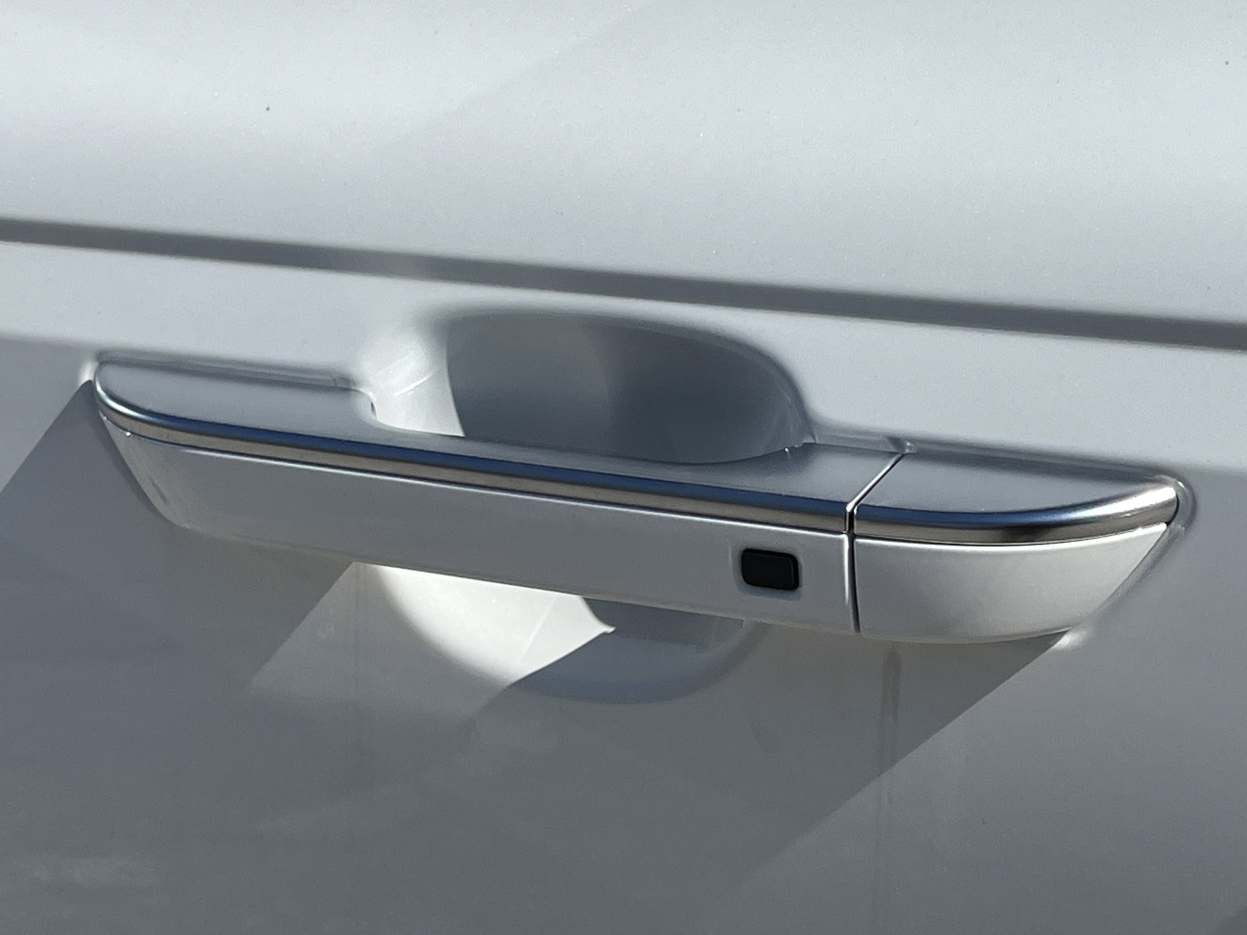 New 2026 Snow White Pearl Kia EX image 33