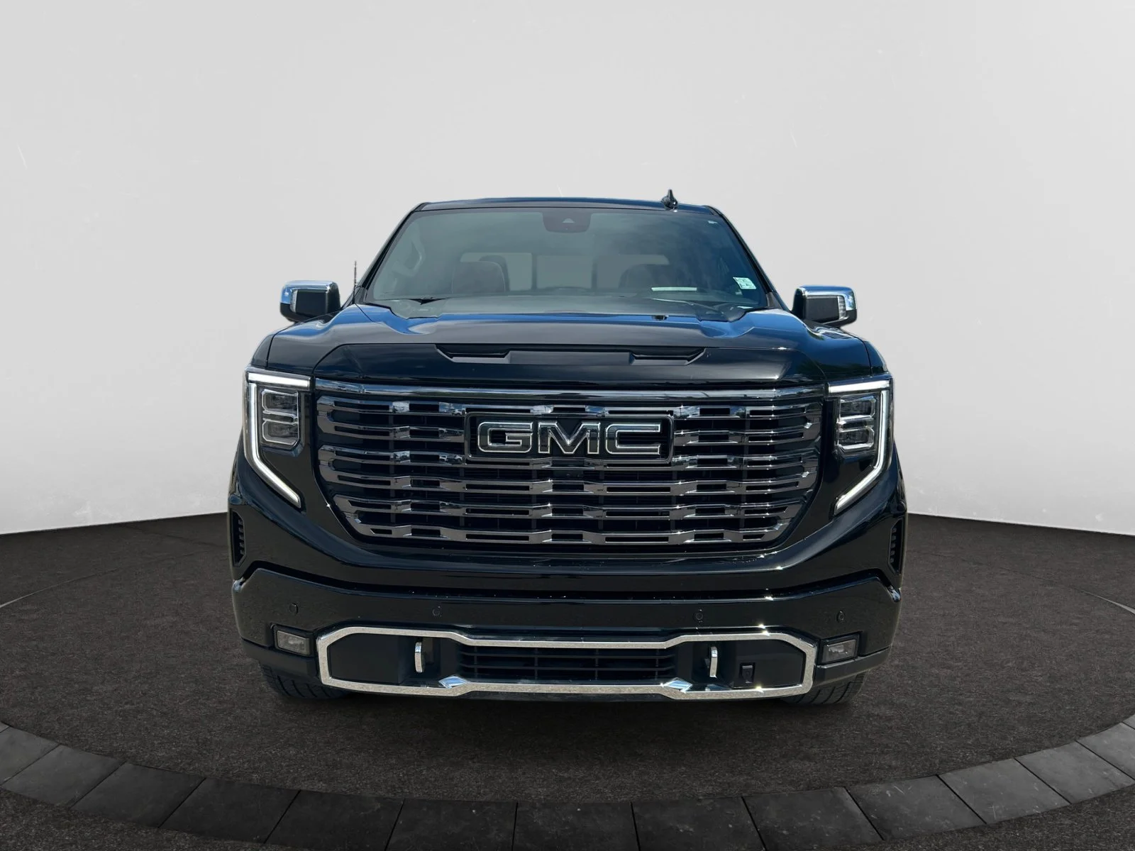 Used 2025 Black GMC Denali Ultimate Crew Cab image 8