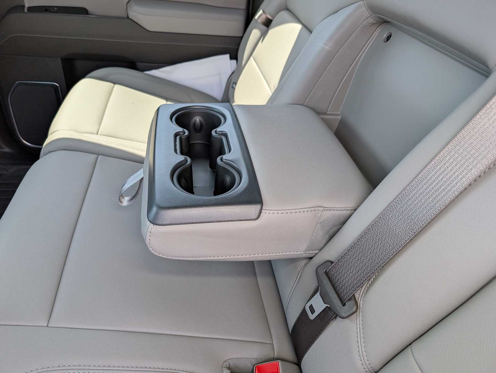 2026 GMC Sierra 1500 SLT - Photo 19