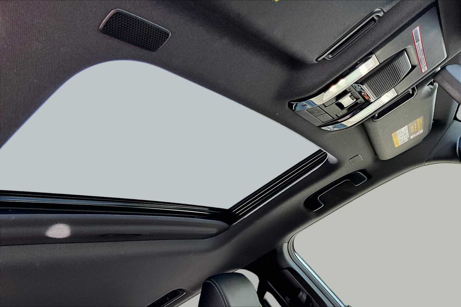 Used 2025 Wind Chill Pearl Toyota  image 14