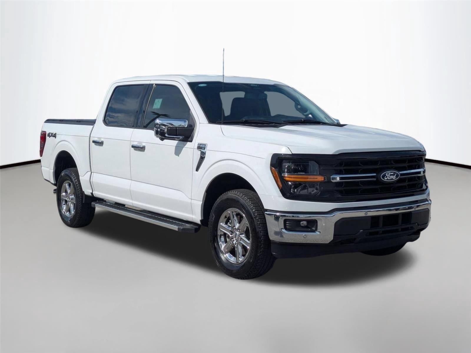 Used 2024 Oxford White FORD XLT image 3