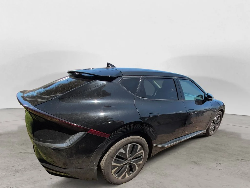 Used 2023 Black Kia Wind image 6