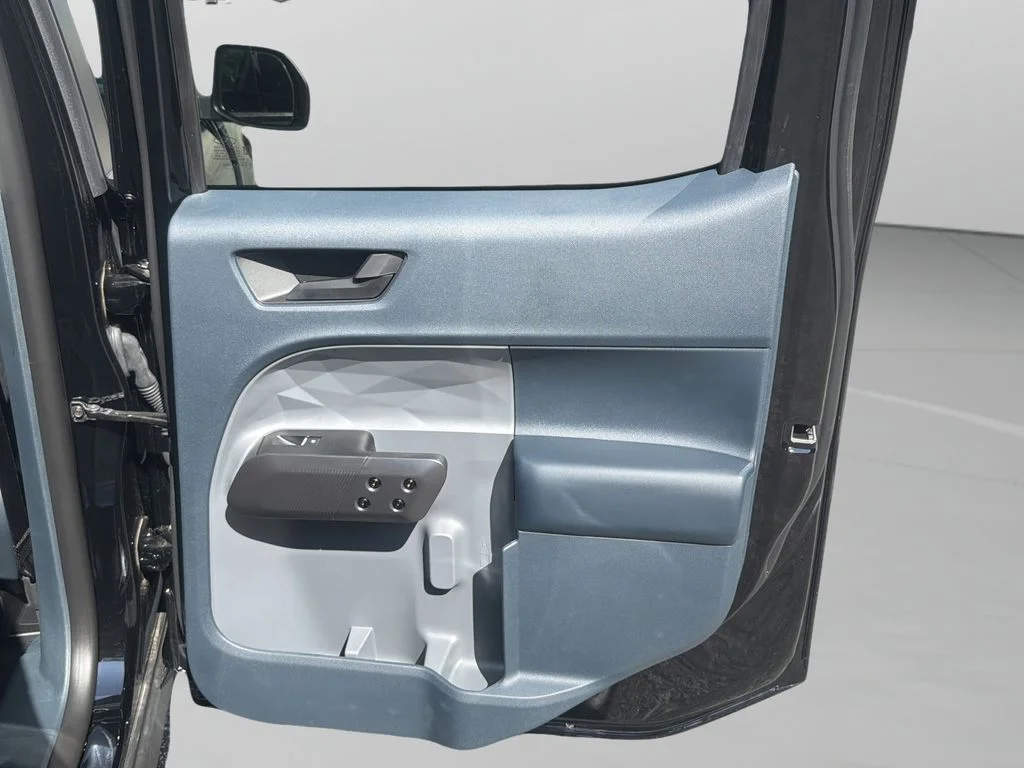 New 2026 Shadow Black Ford XLT image 45