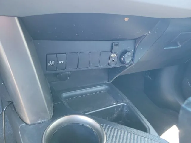 Used 2014 Gray Toyota LE image 32