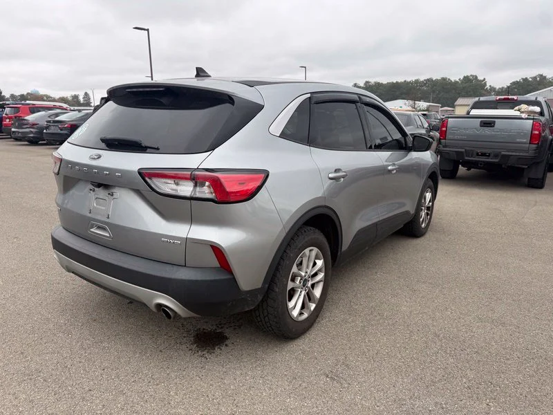 Used 2022 Silver Ford SE image 13