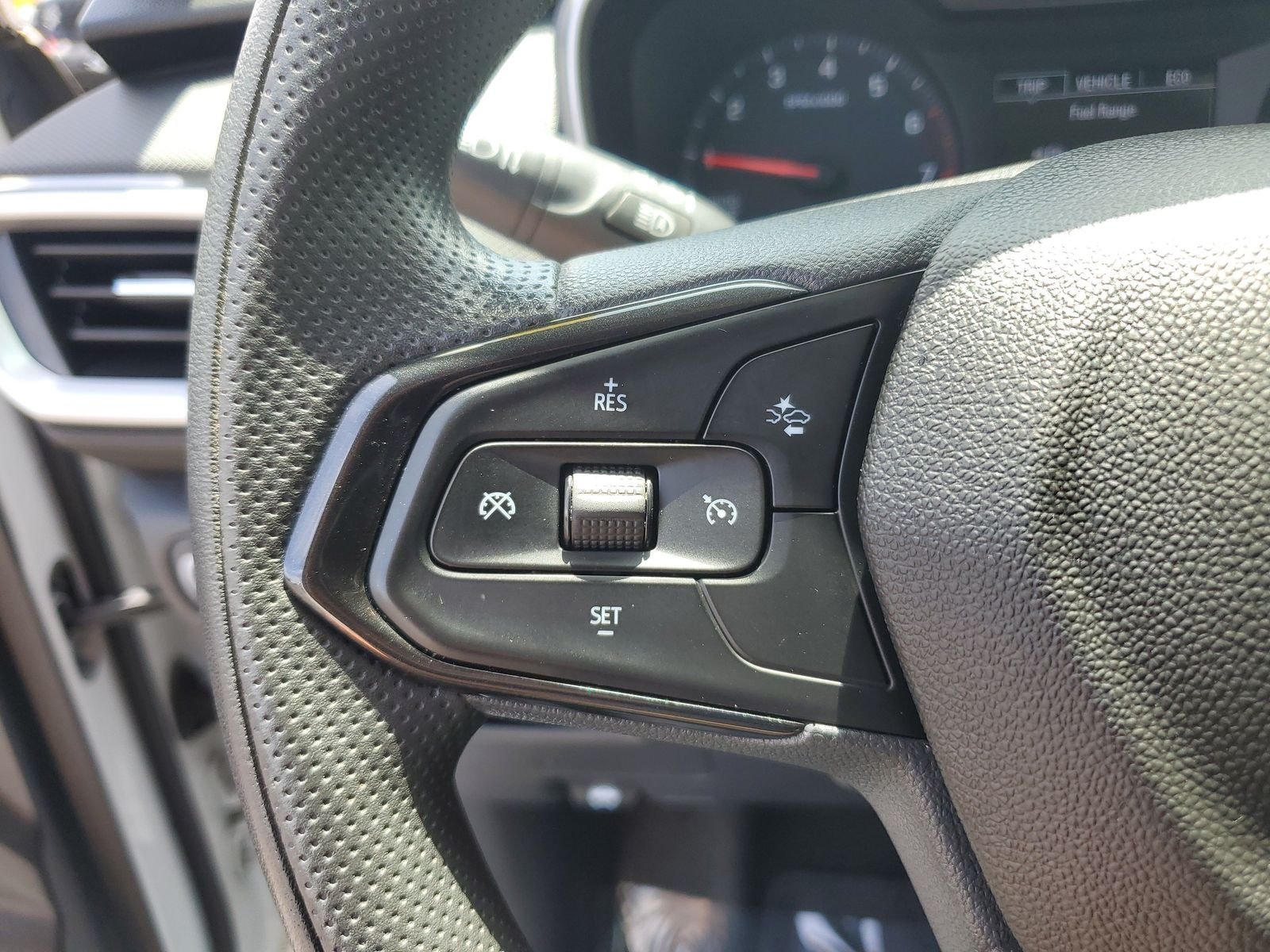 Used 2022 White Chevrolet LS image 11