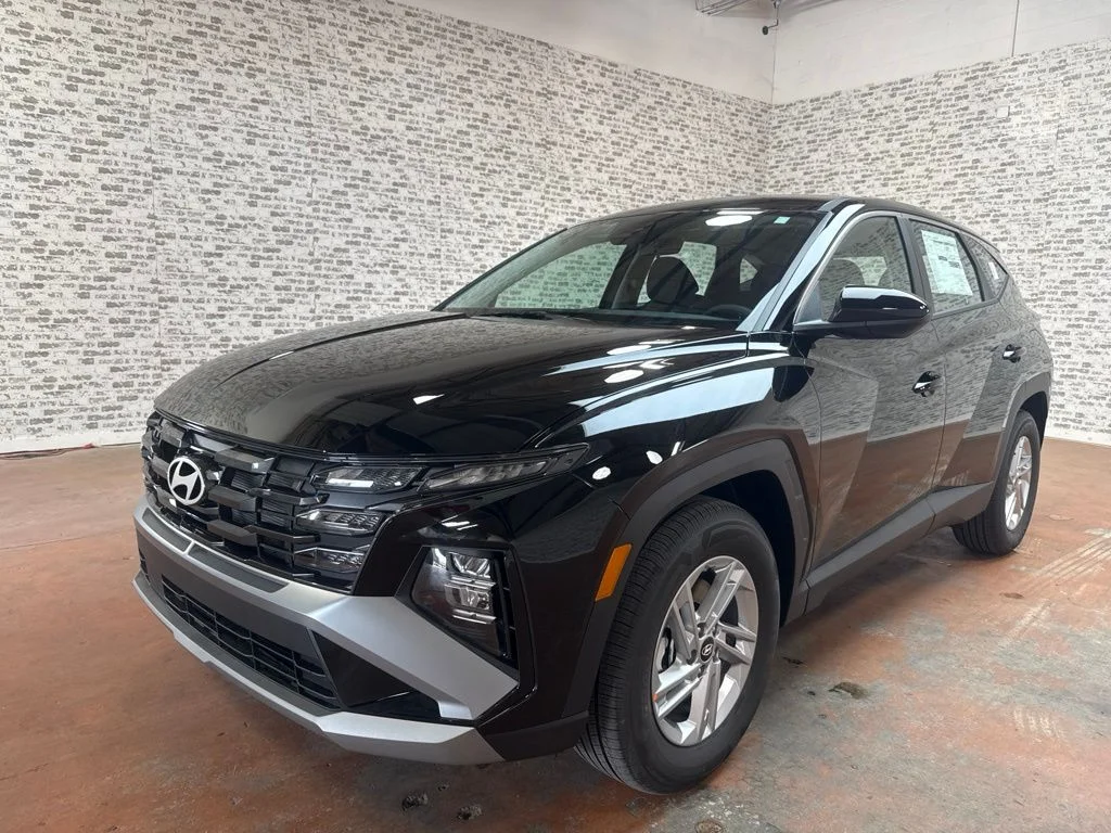 New 2026 Phantom Black Hyundai SE image 3