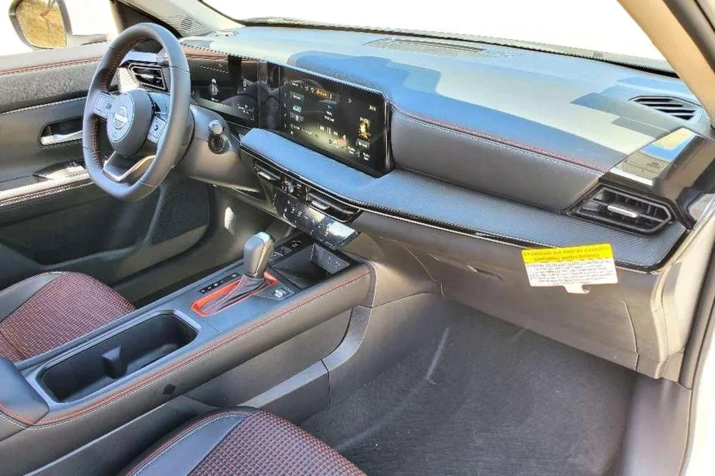 2025 Nissan Kicks SR AWD - Photo 12