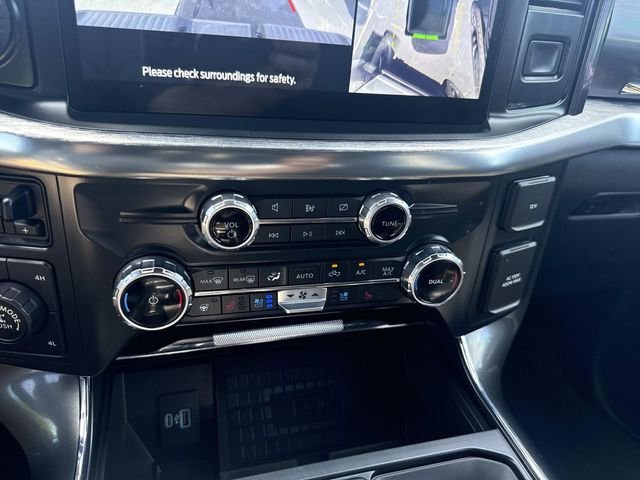 Used 2022 Agate Black Metallic Ford Lariat image 28