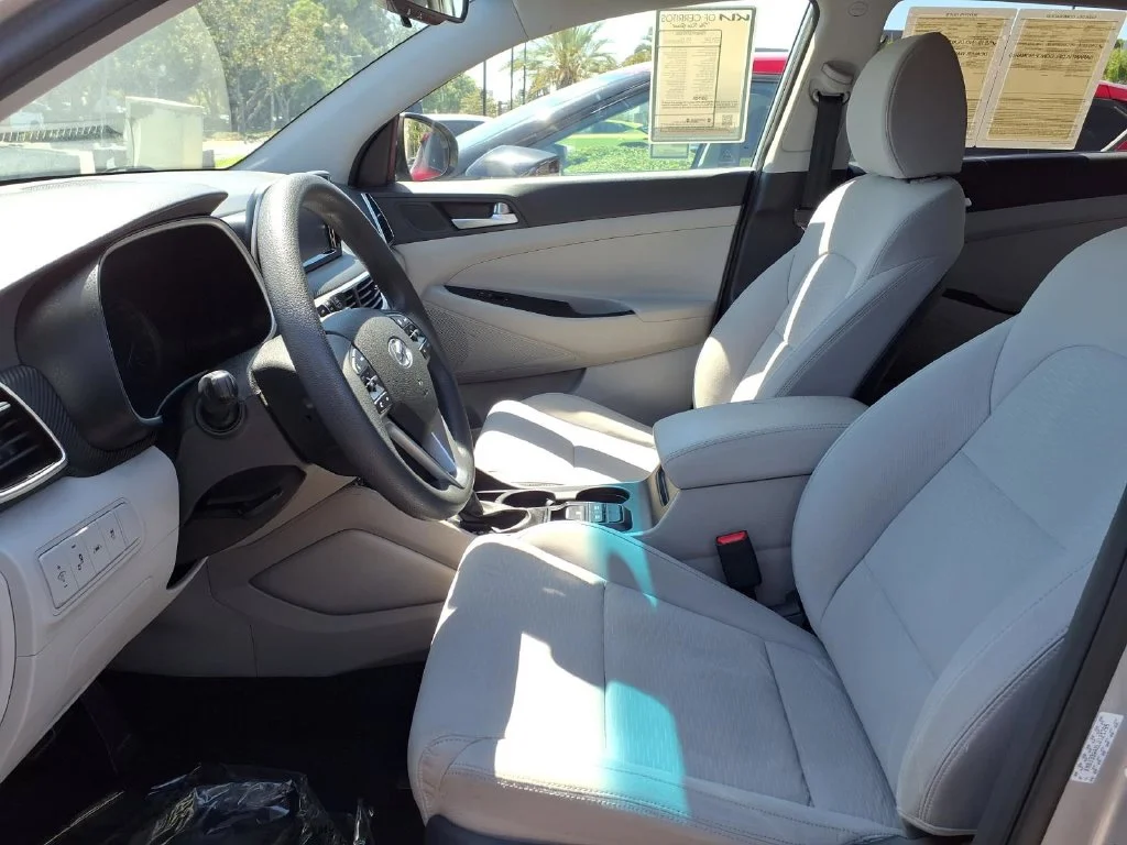 Used 2020 Silver Hyundai Value image 8