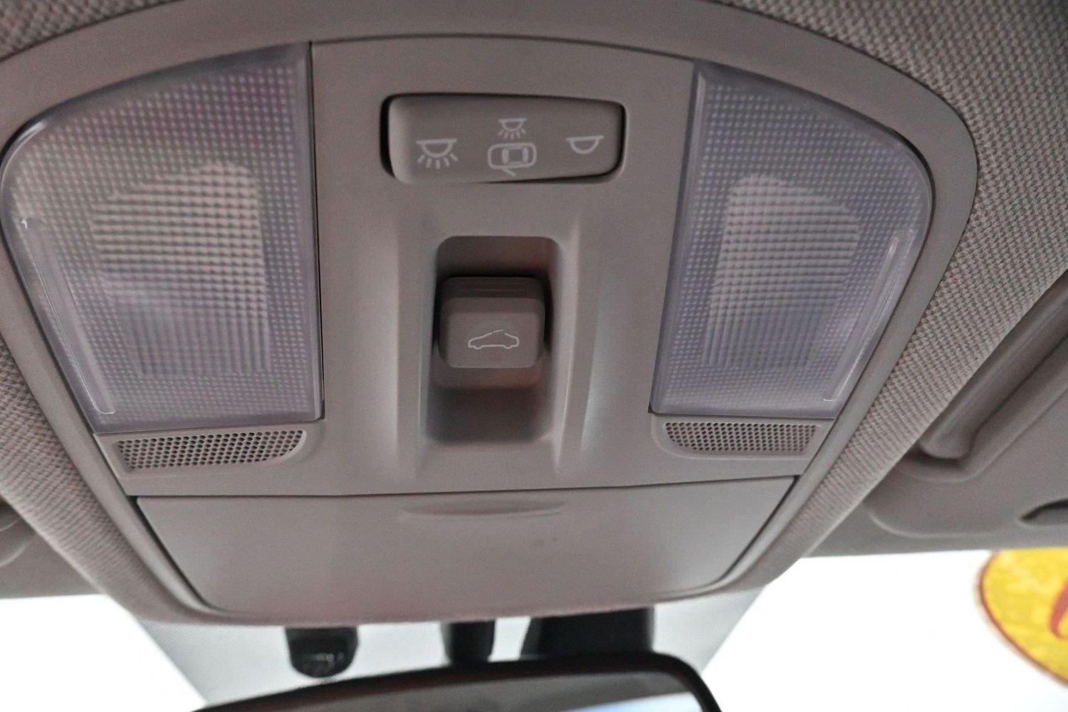 Used 2020 Lakeside Blue Hyundai Value Edition image 27