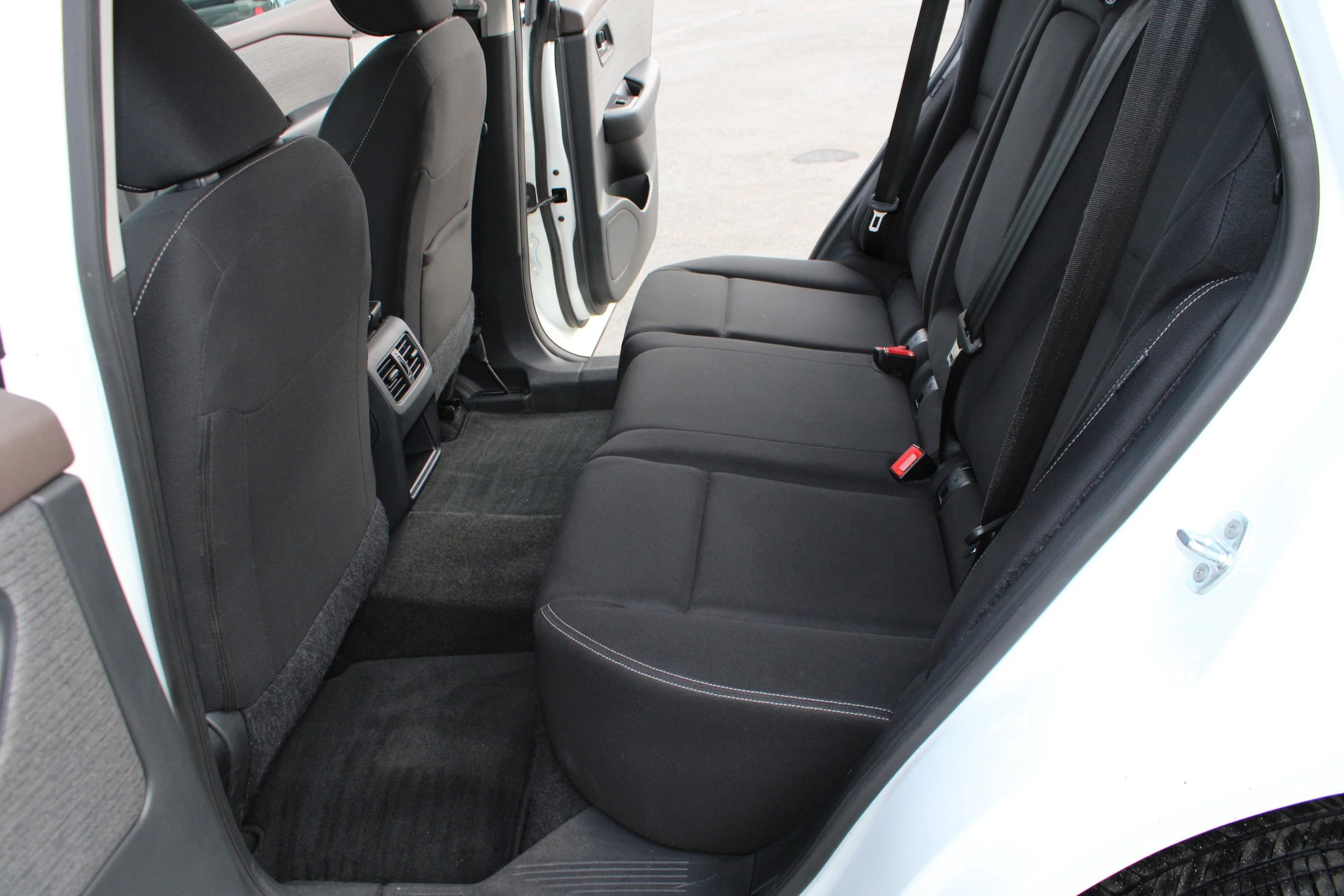 Used 2023 Glacier White Nissan S image 15