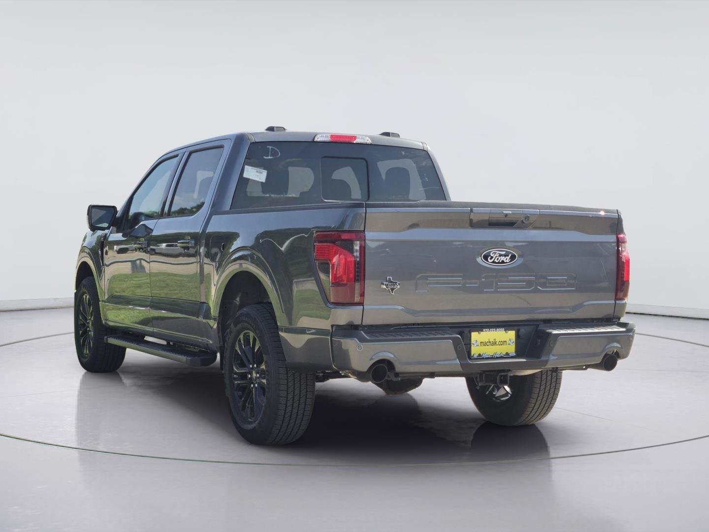 New 2026 Carbonized Gray Metallic Ford XLT image 3