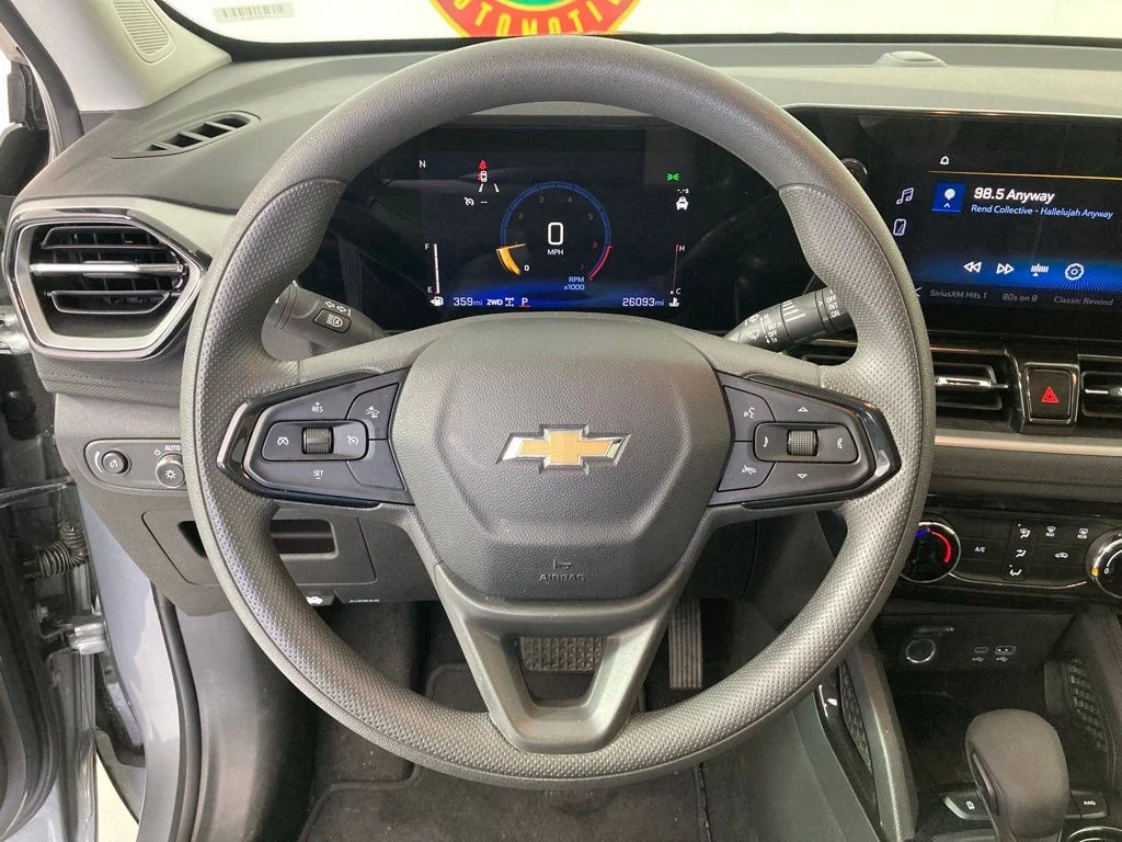 Used 2025 Gray Chevrolet LT image 9