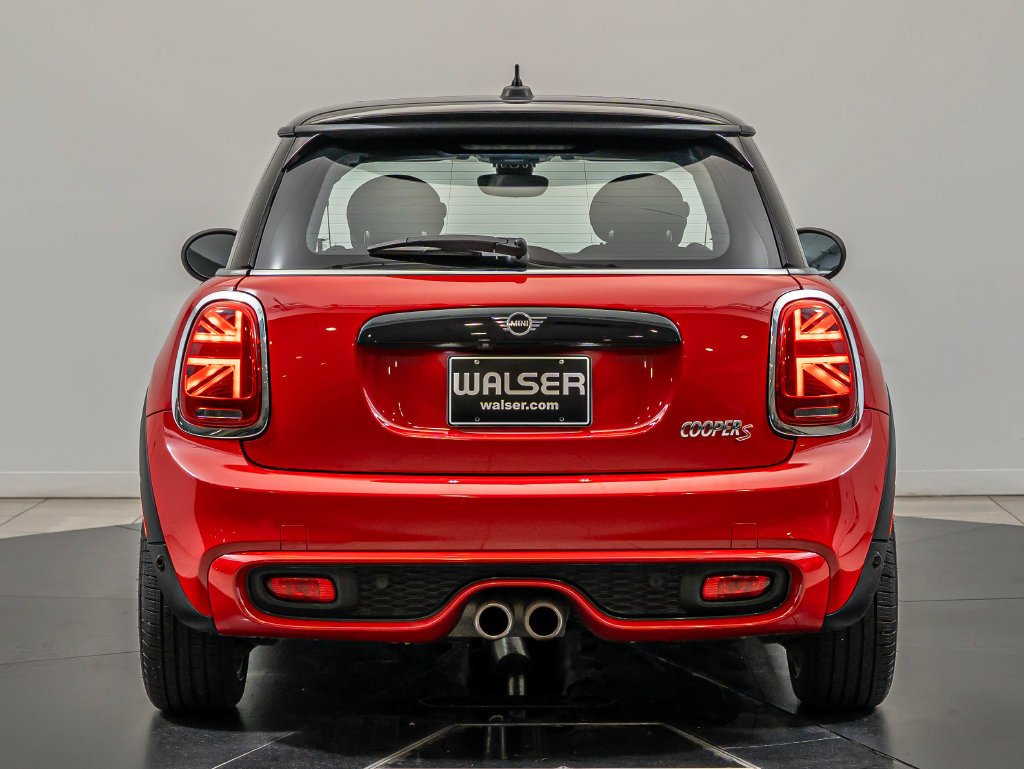 Used 2021 Chili Red MINI Signature image 6