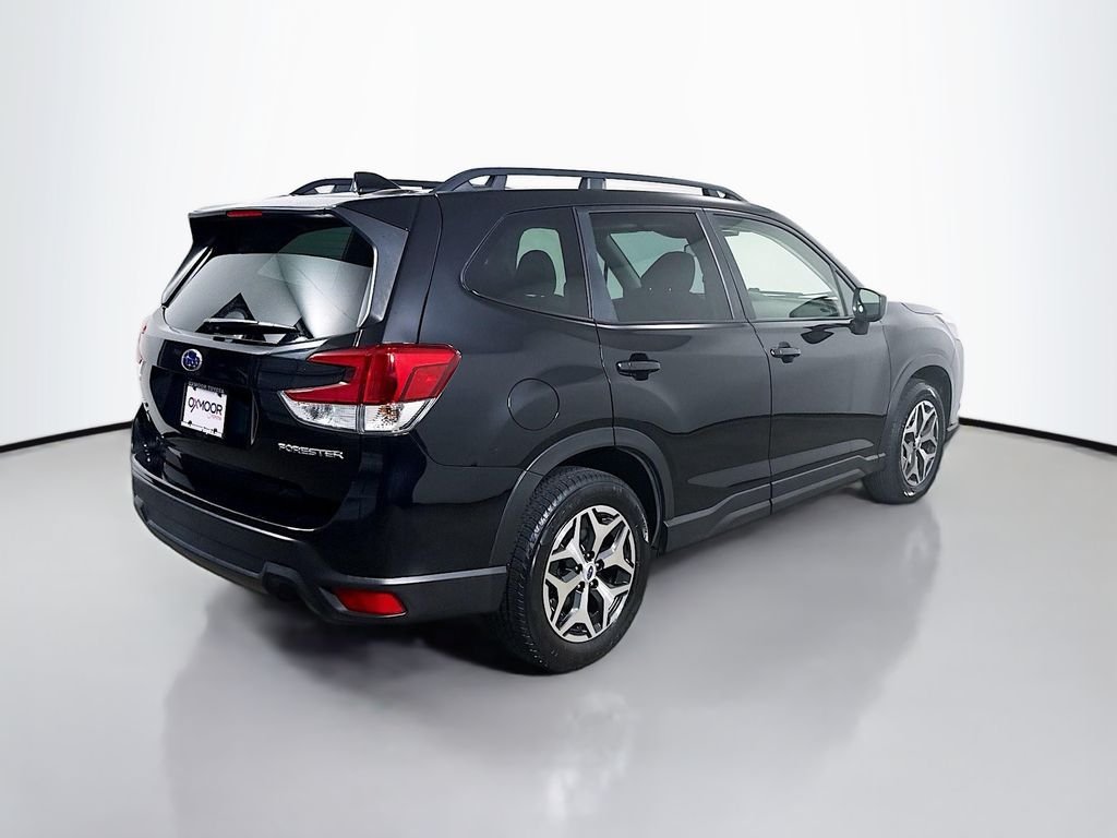 Used 2022 Crystal Black Silica Subaru Premium image 7