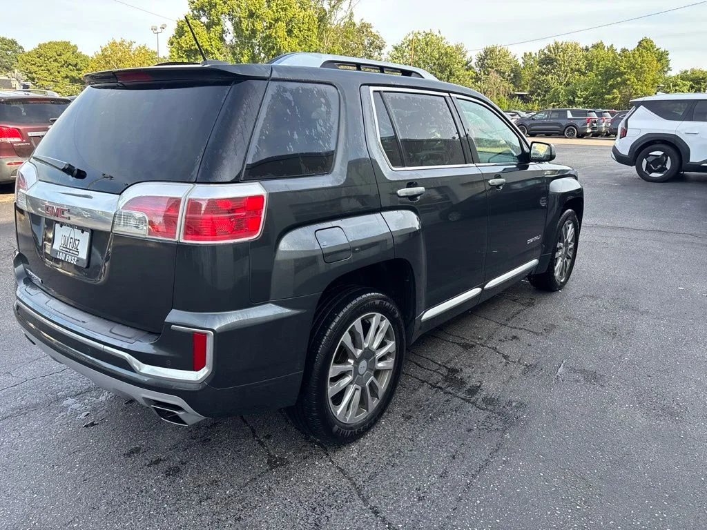 Used 2017 Graphite Gray Metallic GMC Denali image 3