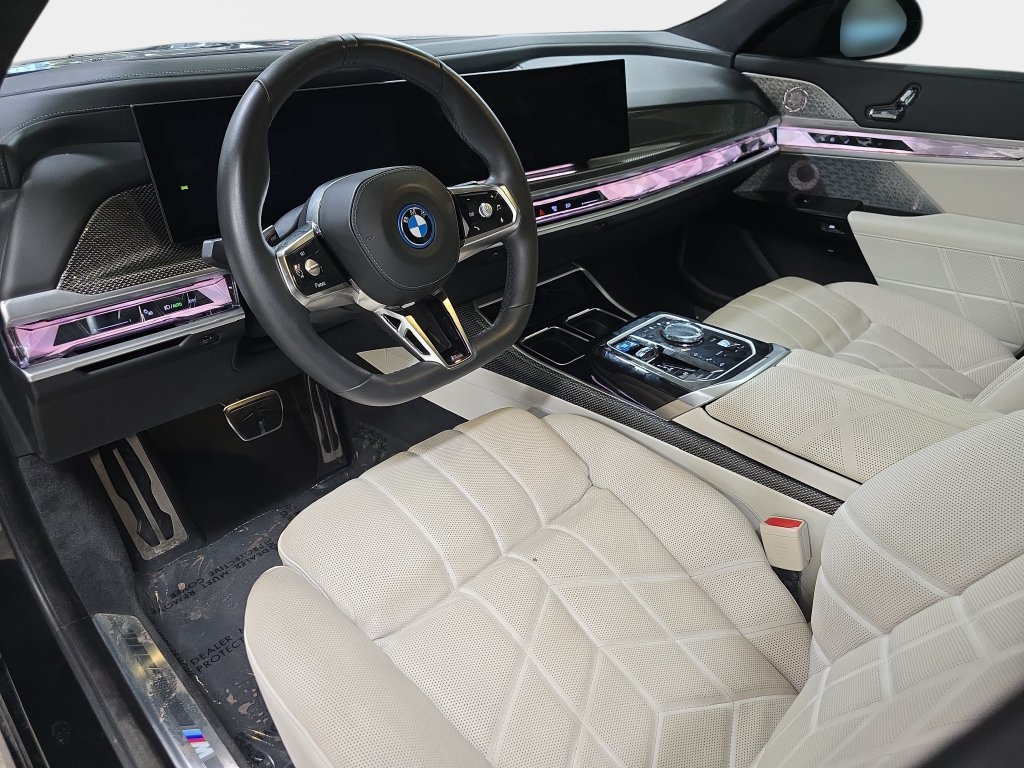 Certified Used 2023 Black Sapphire Metallic BMW xDrive60 image 19