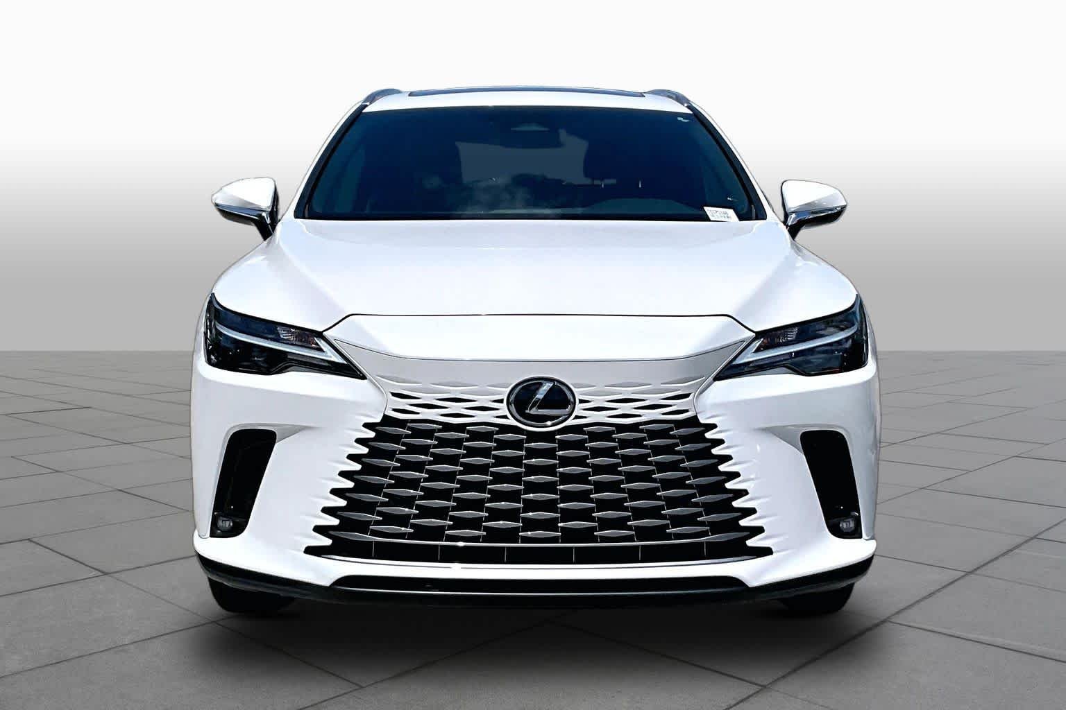 Used 2026 Eminent White Pearl Lexus  image 4
