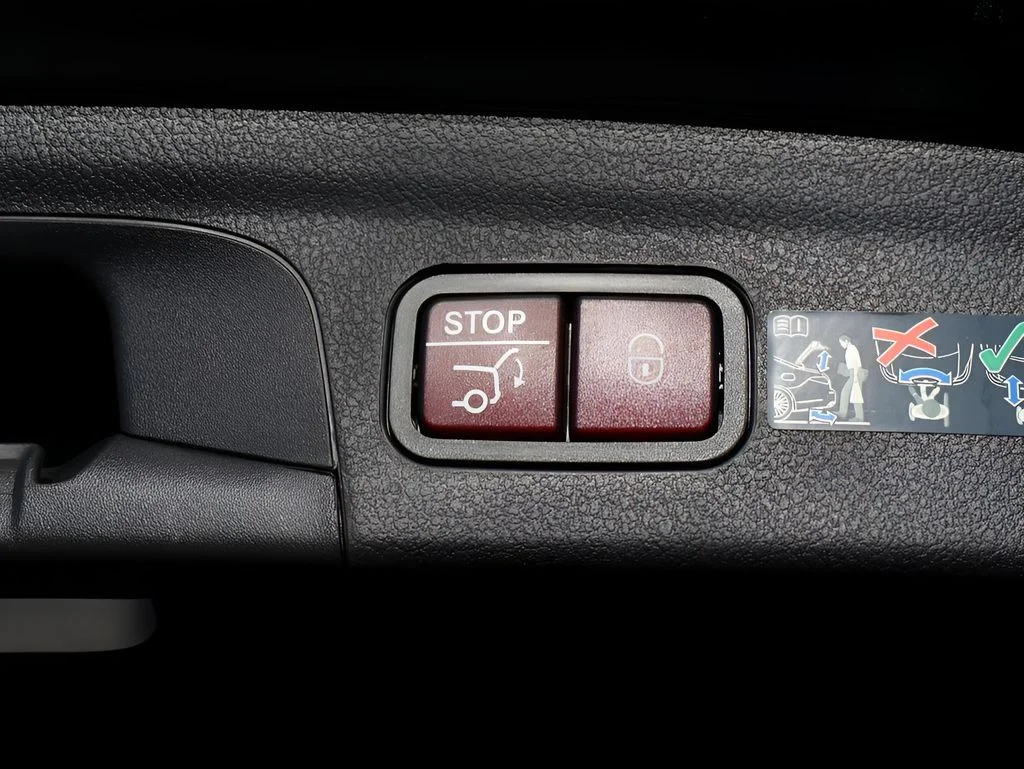 New 2026 MANUFAKTUR Silicon Grey Mercedes-Benz GLE 450 image 18